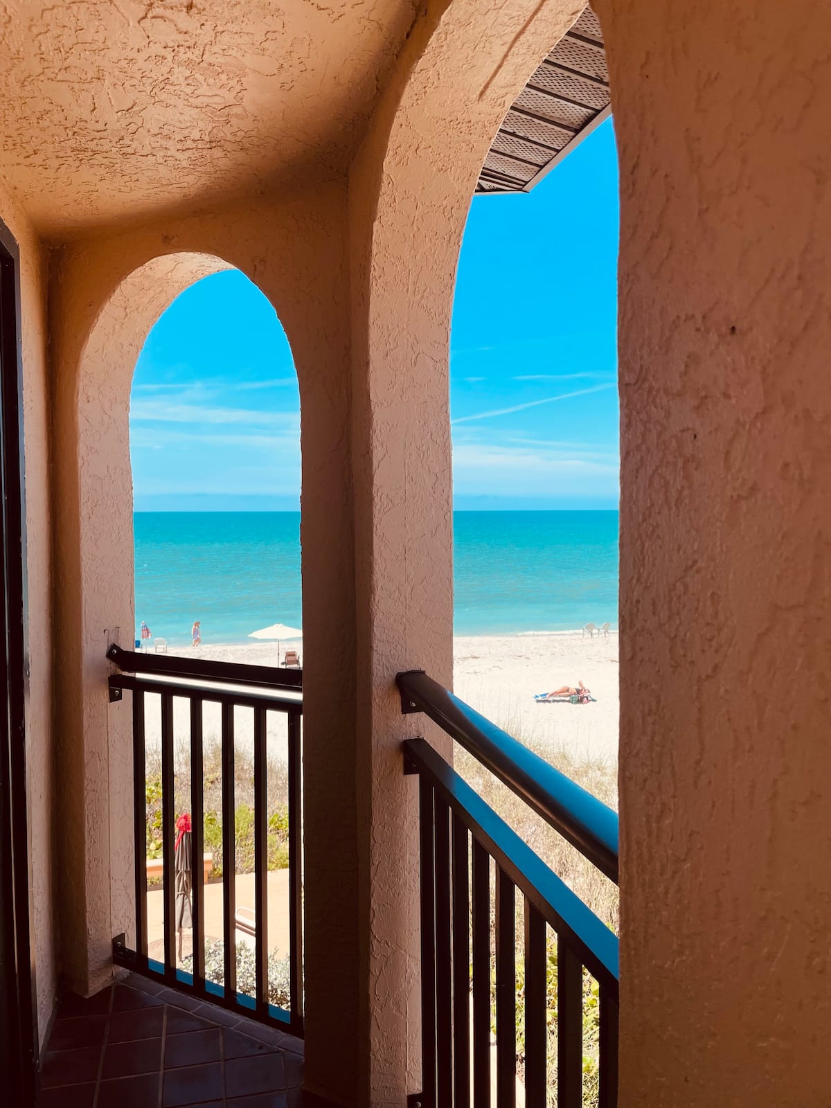 Manasota Beach Front Condo Rental Come & Relax On The Beach